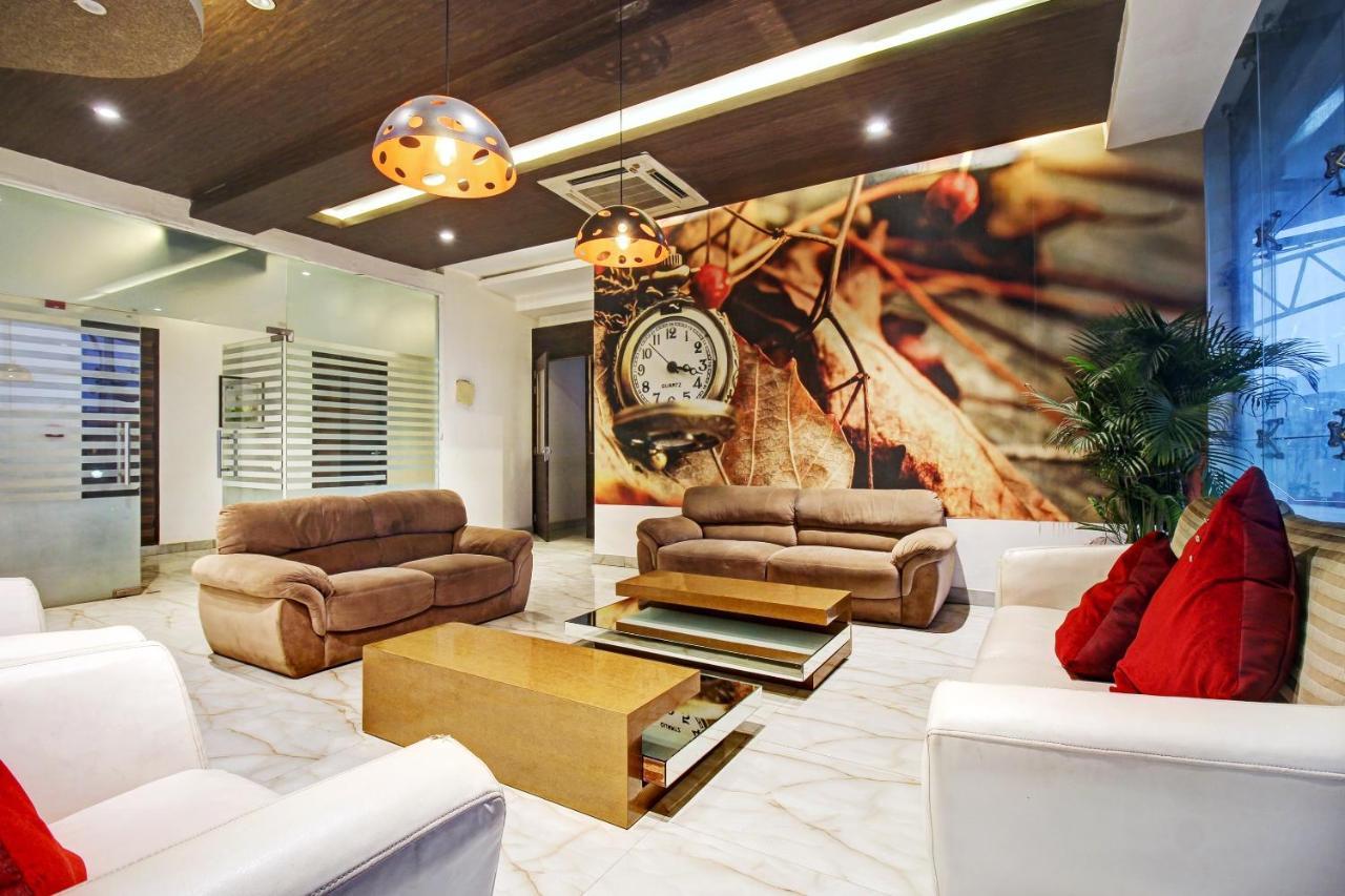 Townhouse Oak 46940 Hotel Vrindavan Sultanpur  Bagian luar foto
