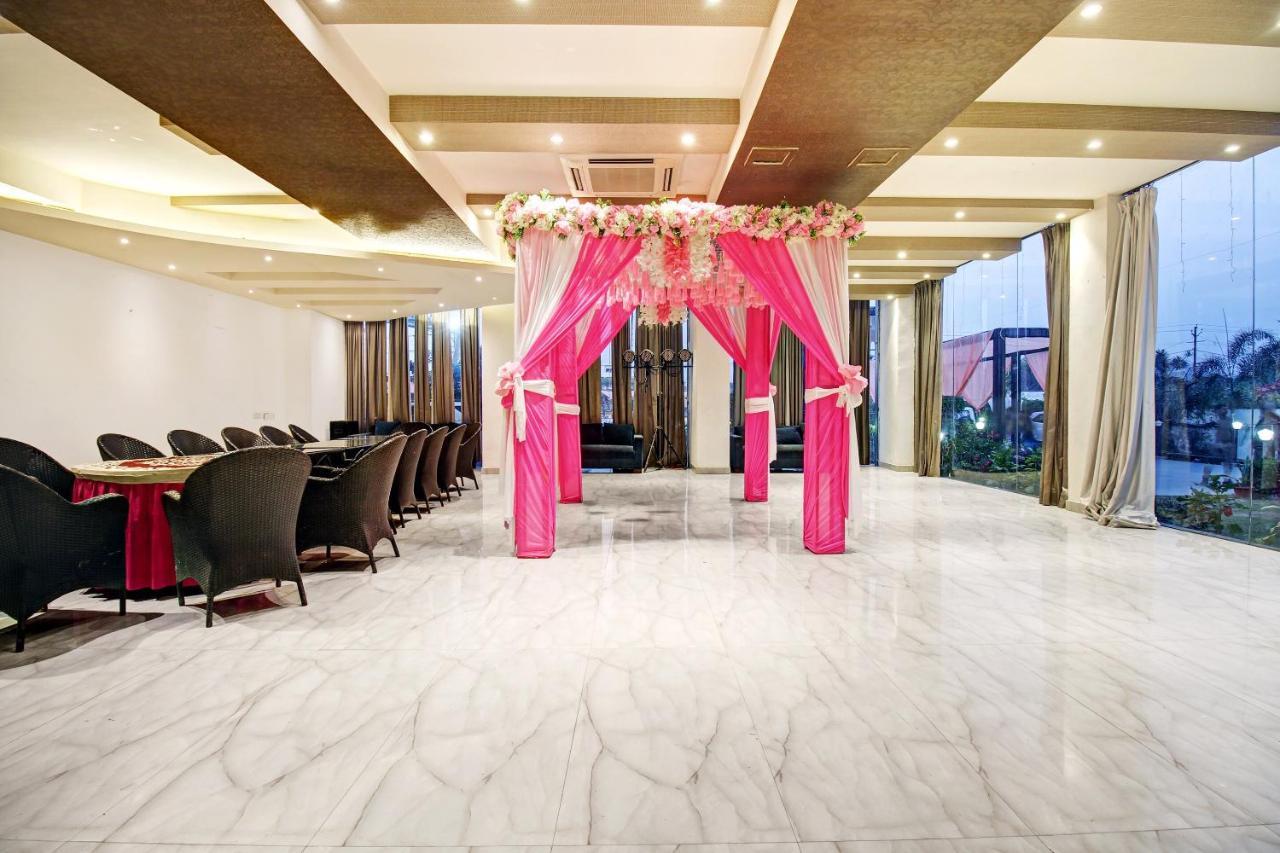 Townhouse Oak 46940 Hotel Vrindavan Sultanpur  Bagian luar foto
