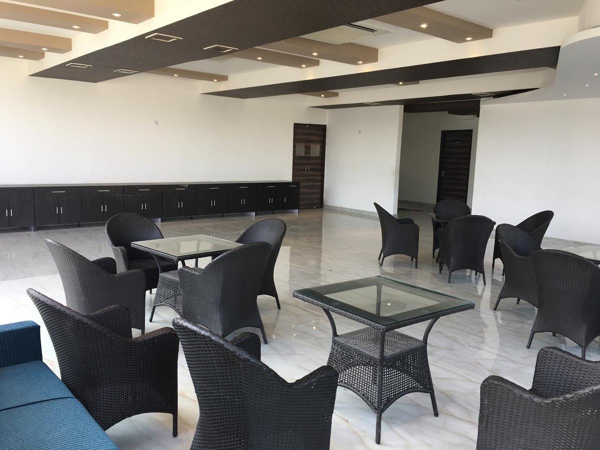 Townhouse Oak 46940 Hotel Vrindavan Sultanpur  Bagian luar foto